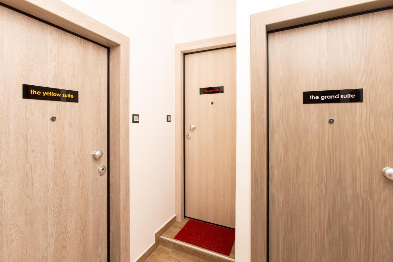 Downtown Luxury Boutique Suites : The Red Suite Soluň Exteriér fotografie