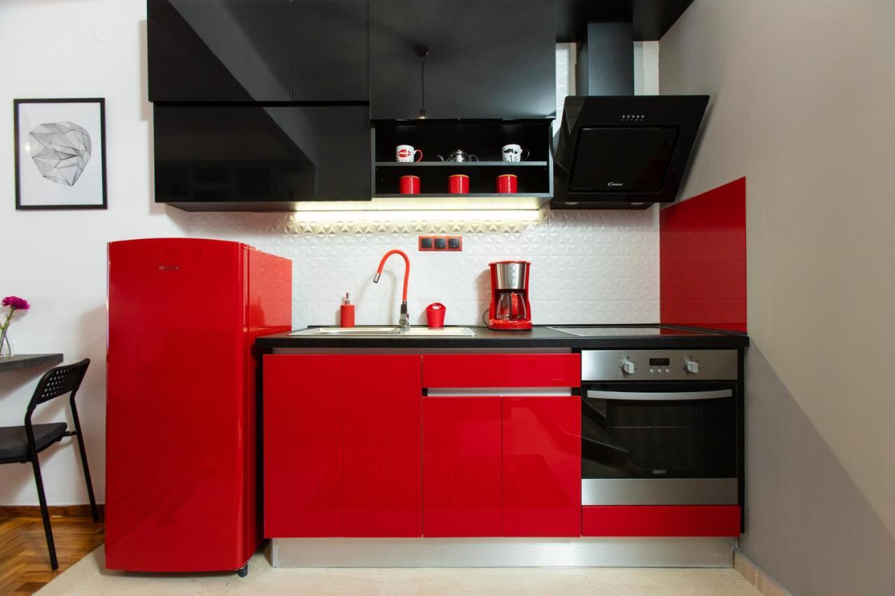 Downtown Luxury Boutique Suites : The Red Suite Soluň Exteriér fotografie