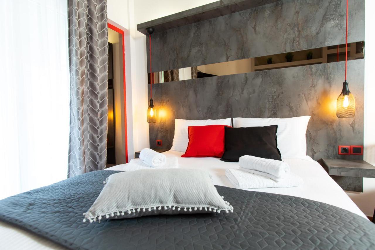 Downtown Luxury Boutique Suites : The Red Suite Soluň Exteriér fotografie